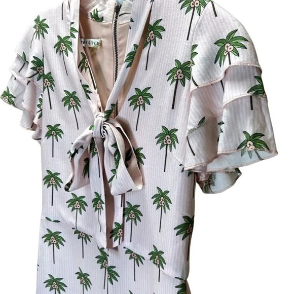 Alice & Olivia - “Macall” Short-Sleeve, Palm-Tree Print Romper - Size 0, Pink - Picture 7 of 17